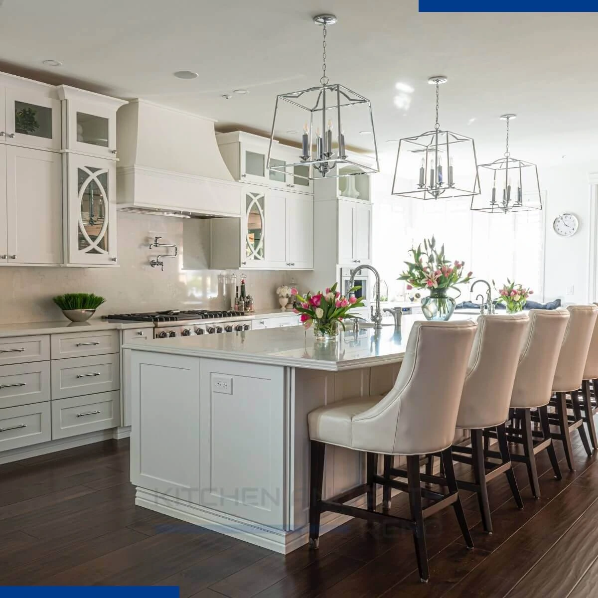Traditional kitchen with white countertop and cabinets